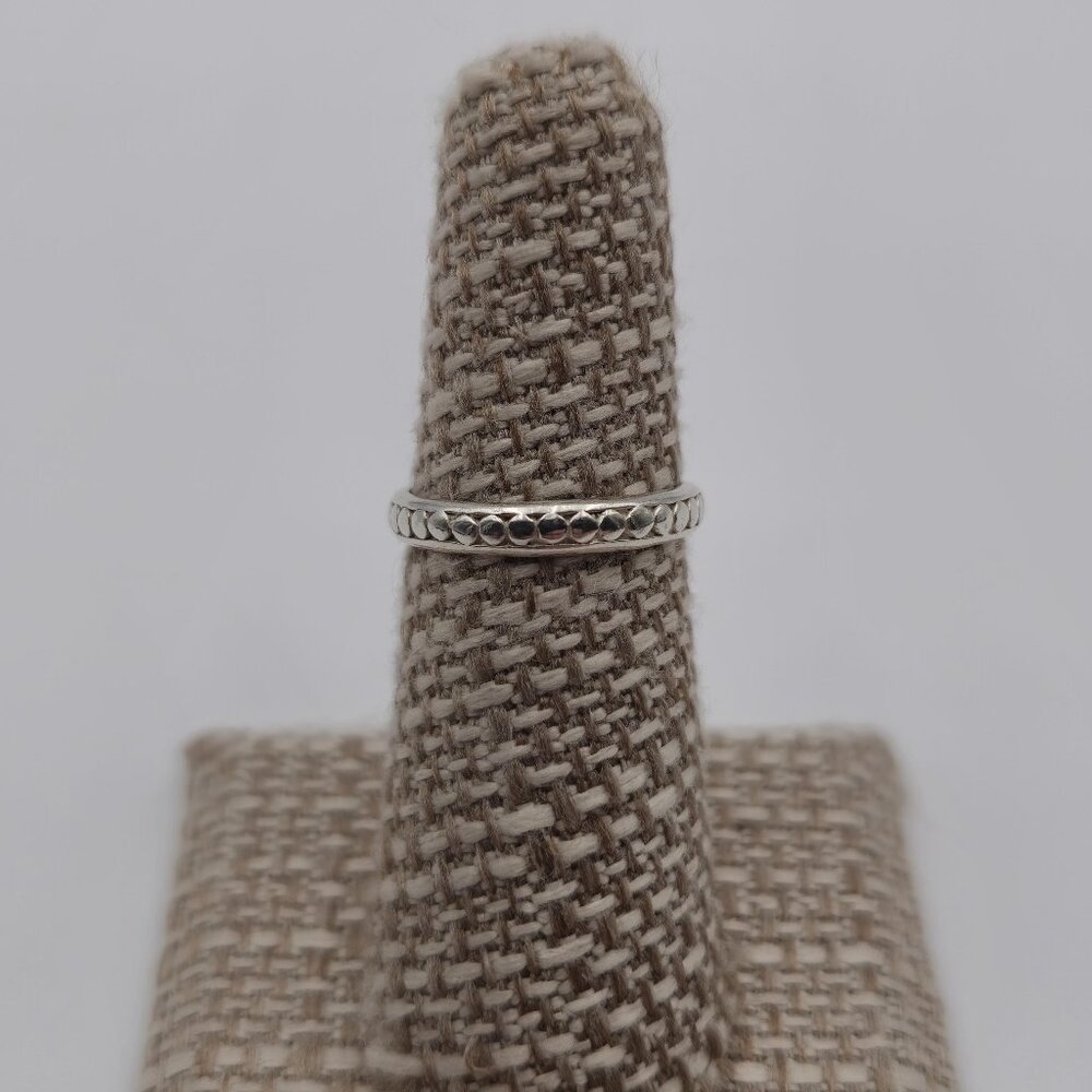 Size 6 Sterling Silver Cute Dot Pattern Ring A3043